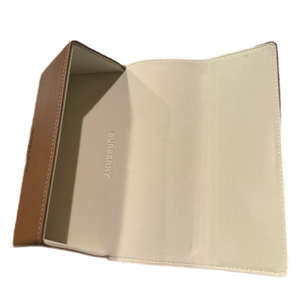 Burberry Tan Sunglasses Case‎